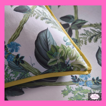 Load image into Gallery viewer, Cotswold Fantasia Duvet Set In Green By Laurence Llewelyn-Bowen