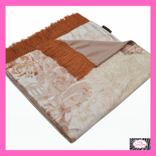 Load image into Gallery viewer, Venus Primavera Throw In Natural By Laurence Llewelyn-Bowen