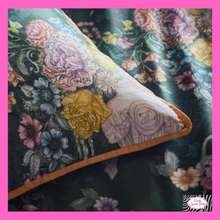 Load image into Gallery viewer, Tuscan Holiday Duvet Set In Green By Laurence Llewelyn-Bowen