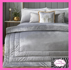 Chic Velvet Bedspread In Silver