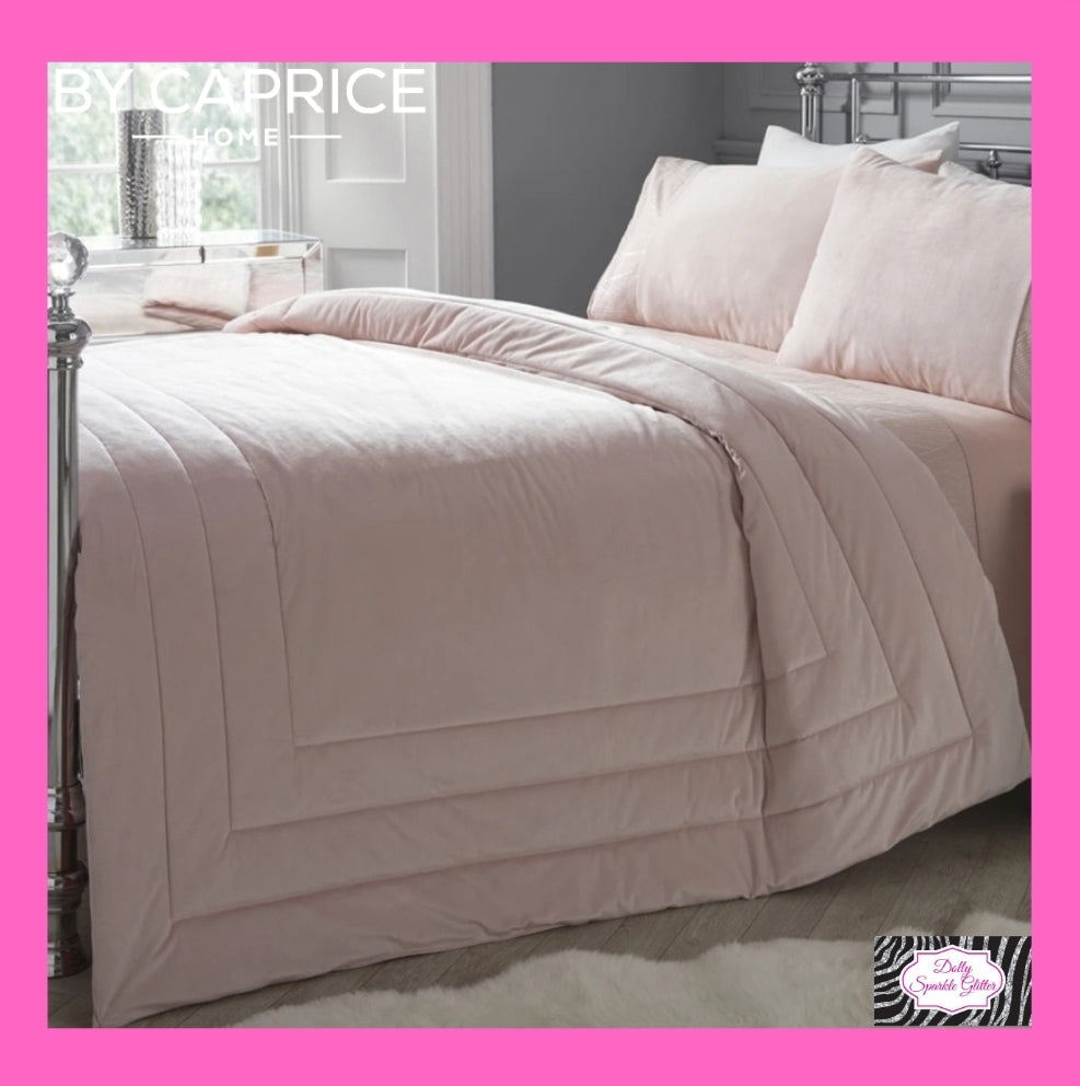 By Caprice Home Collection Gloria luxury velvet throw in blush