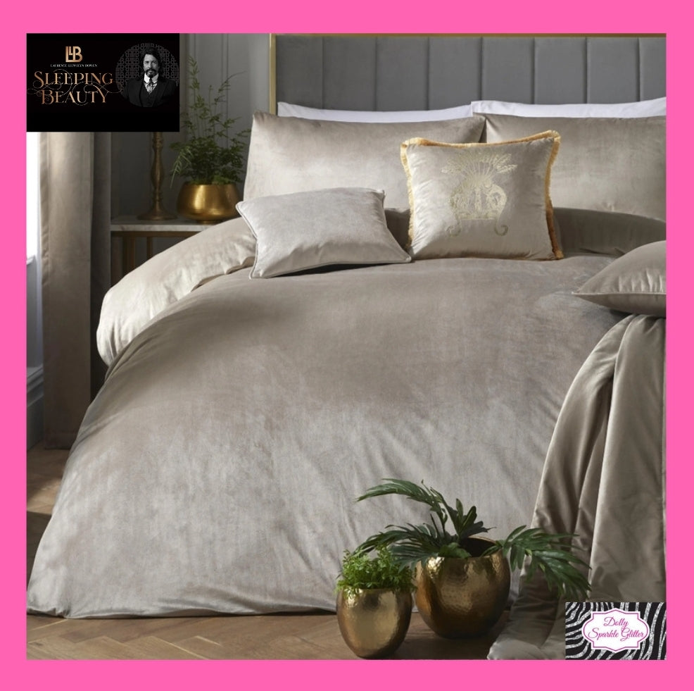 Sleeping Beauty By Laurence Llewelyn-Bowen Montrose Luxury Velvet Duvet Set In Linen